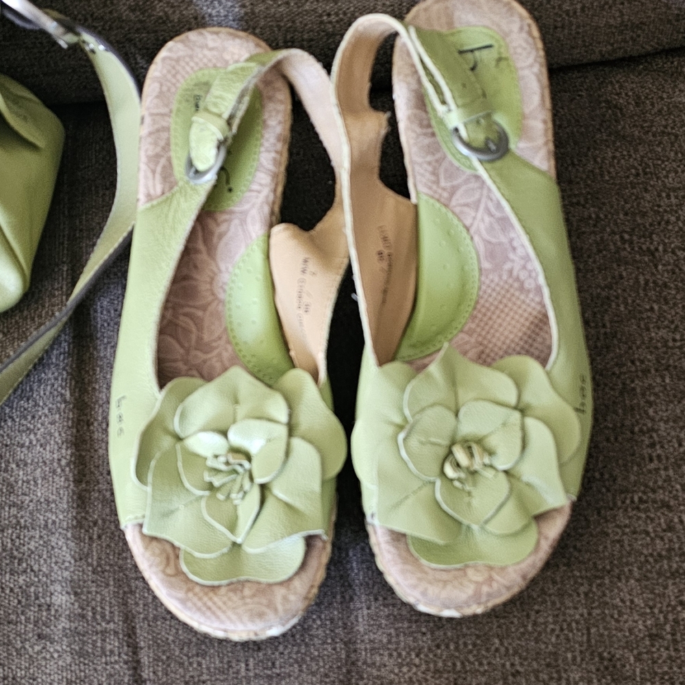 Green Women's Sandals with Floral Detail And Matching Purse. - Picture 2 of 7